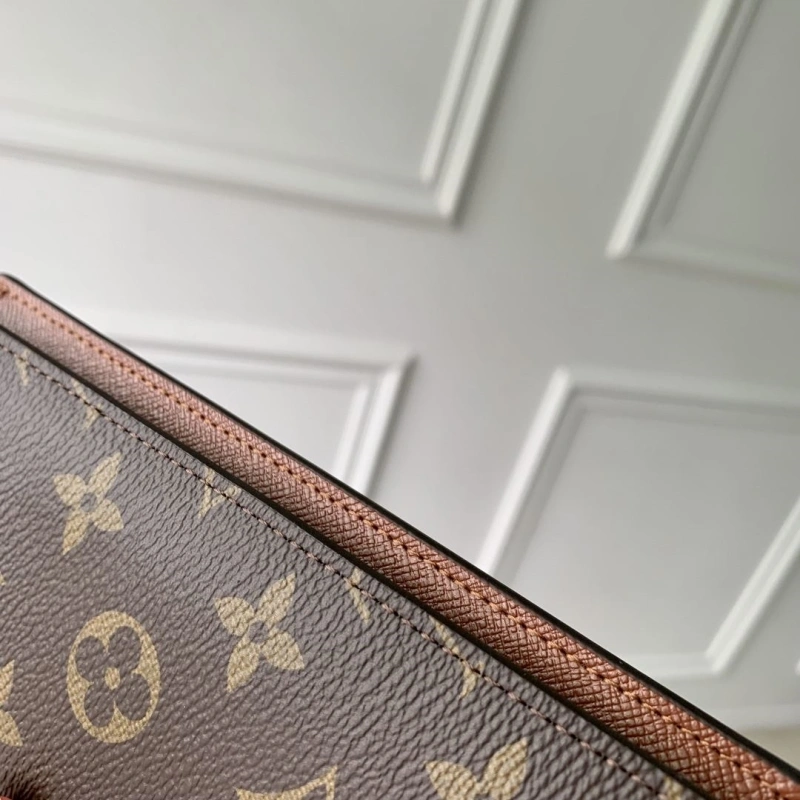 LV Wallets 4048I-0202