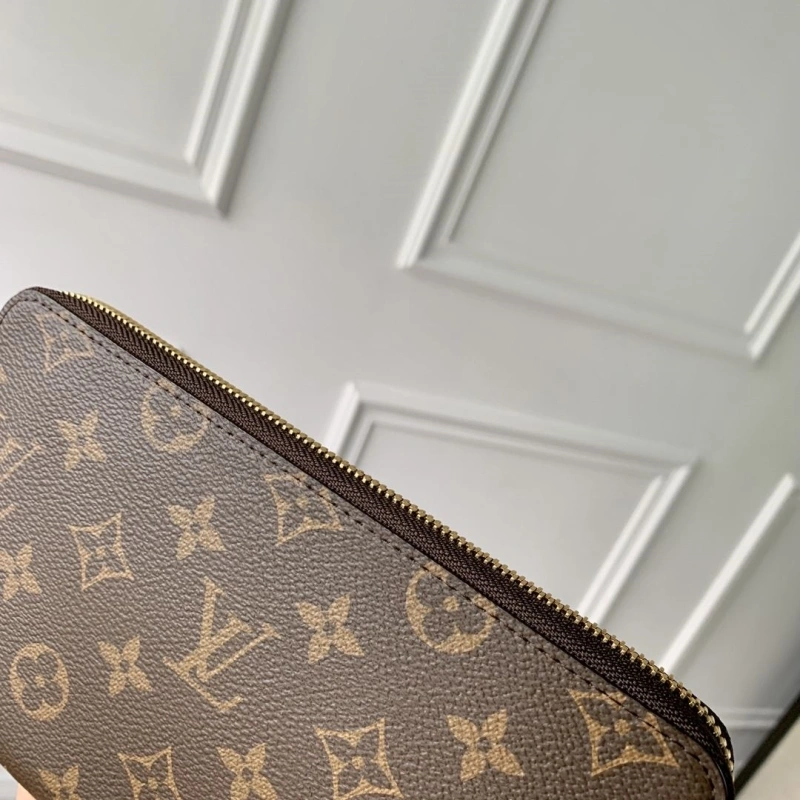 LV Wallets 4048I-0203