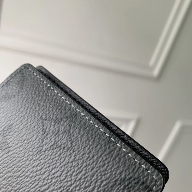 LV Wallets 4048I-0207