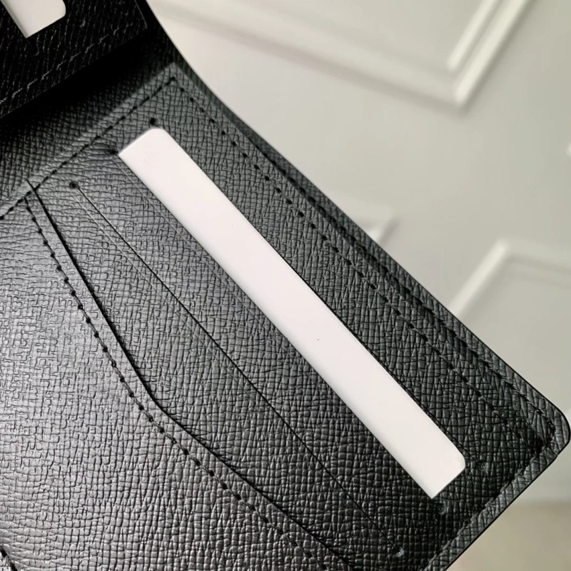 LV Wallets 4048I-0207