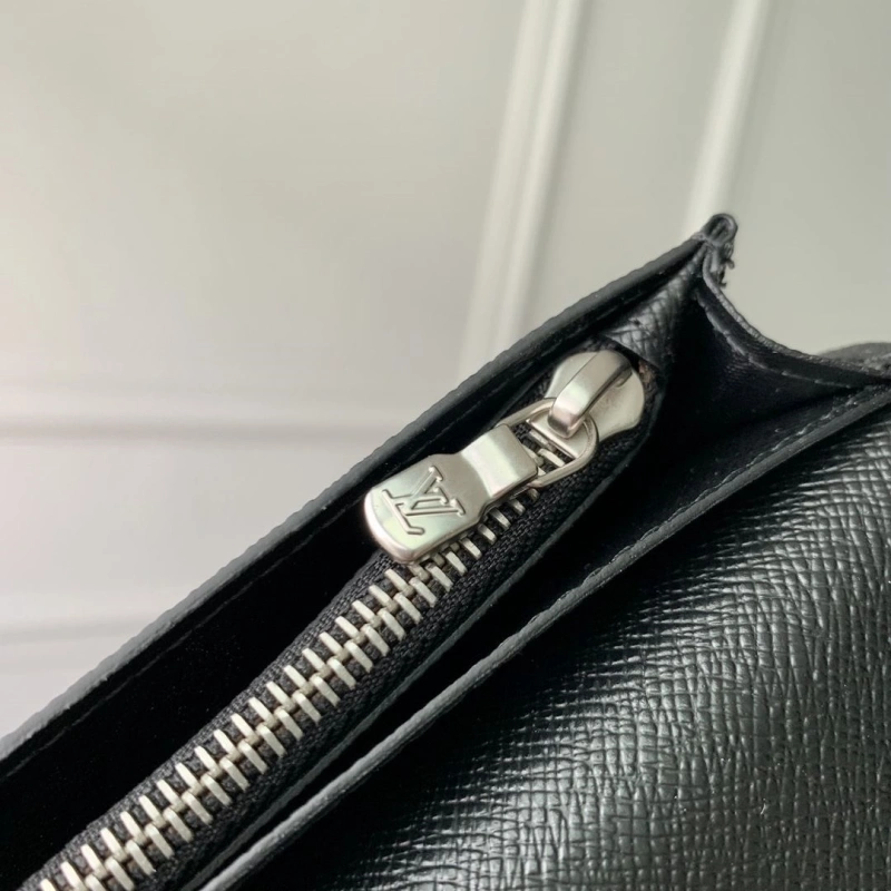 LV Wallets 4048I-0208