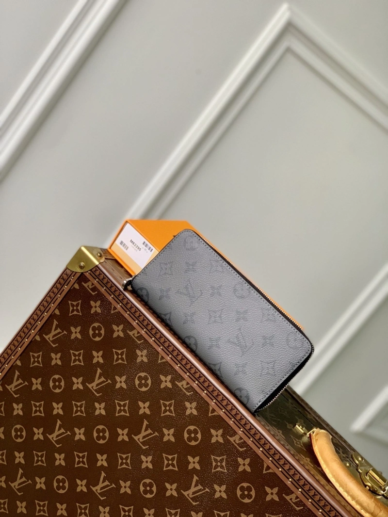 LV Wallets 4048I-0209