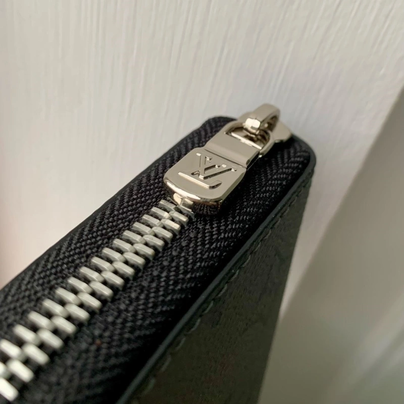 LV Wallets 4048I-0209