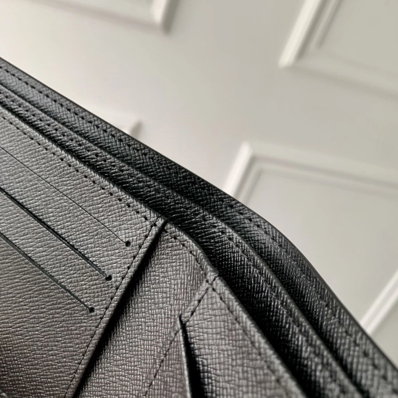 LV Wallets 4048I-0212