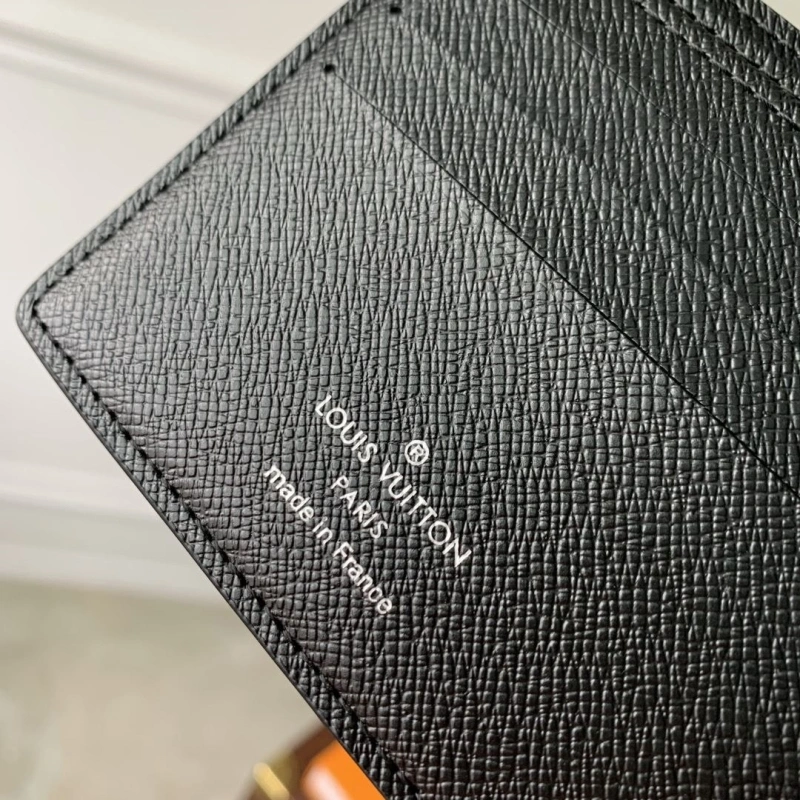 LV Wallets 4048I-0212