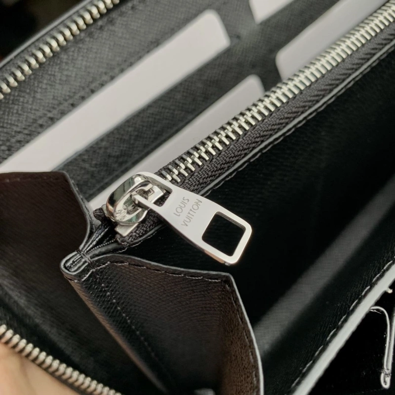 LV Wallets 4048I-0213