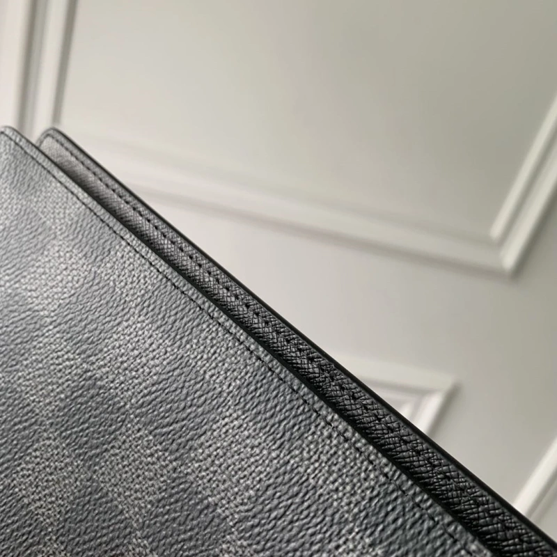 LV Wallets 4048I-0214