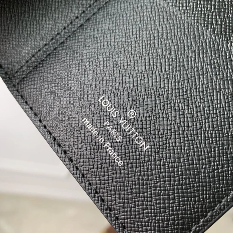 LV Wallets 4048I-0214