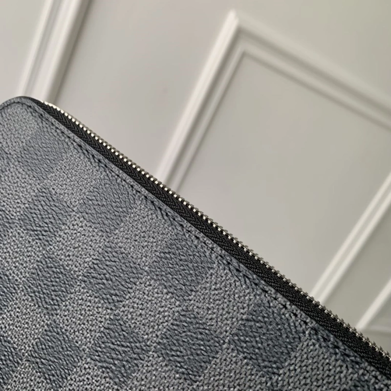 LV Wallets 4048I-0215
