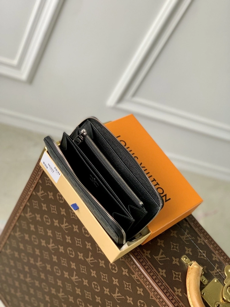 LV Wallets 4048I-0215