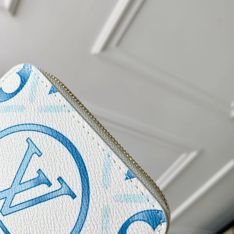 LV Wallets 4048I-0226