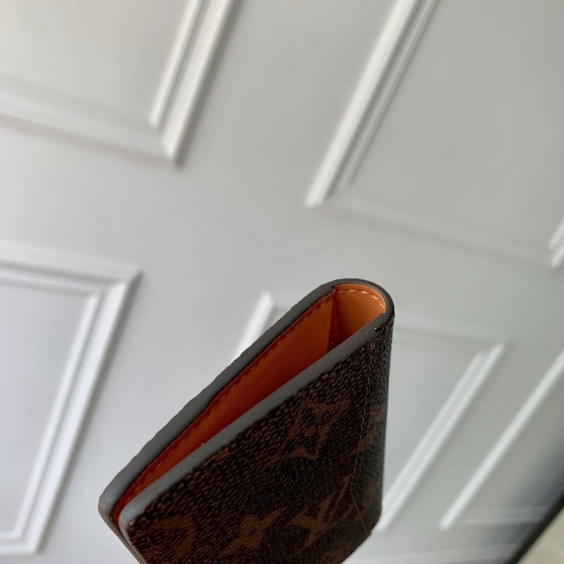 LV Wallets 4048I-0235