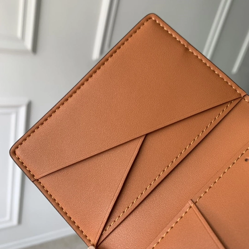 LV Wallets 4048I-0235