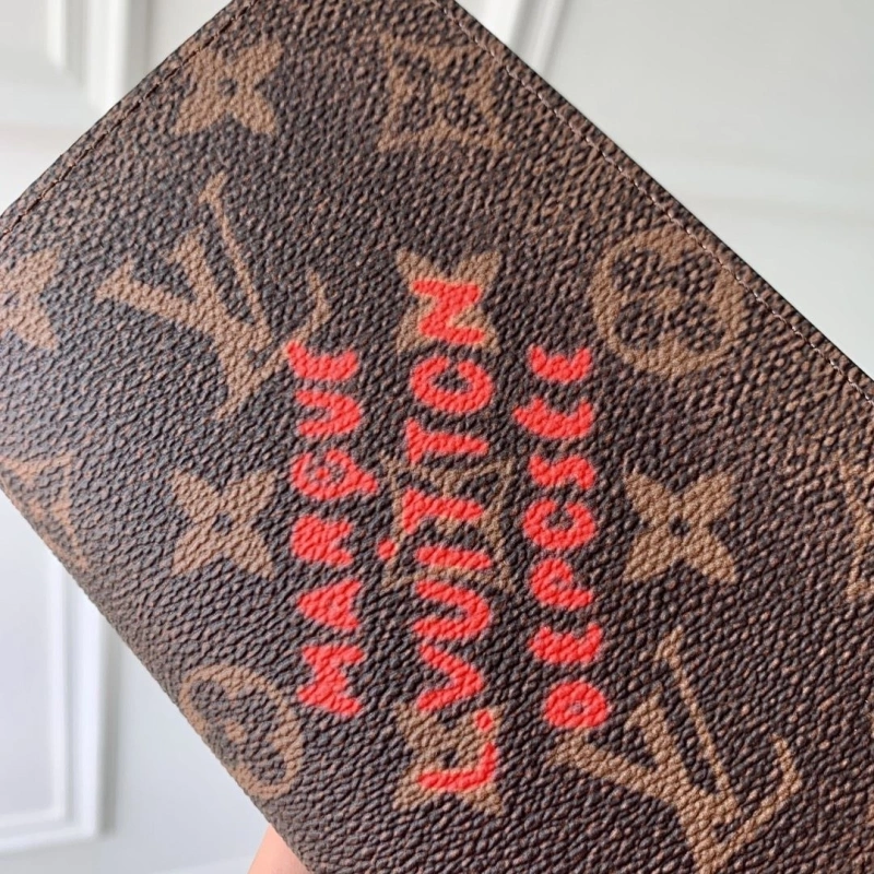 LV Wallets 4048I-0236