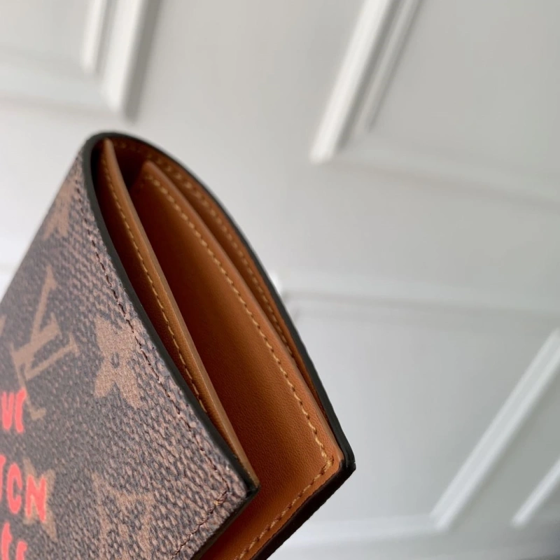 LV Wallets 4048I-0236