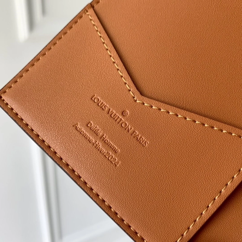 LV Wallets 4048I-0236