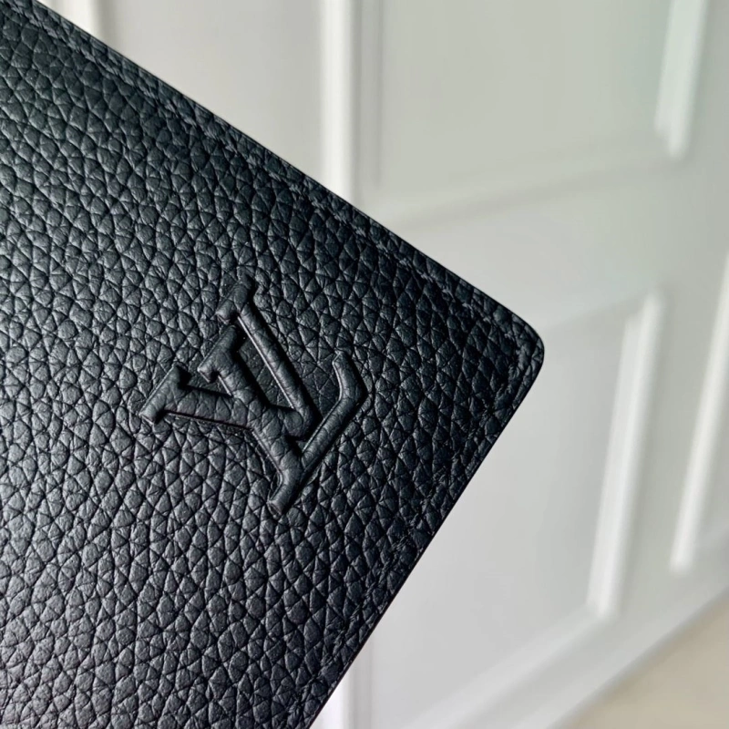 LV Wallets 4048I-0240