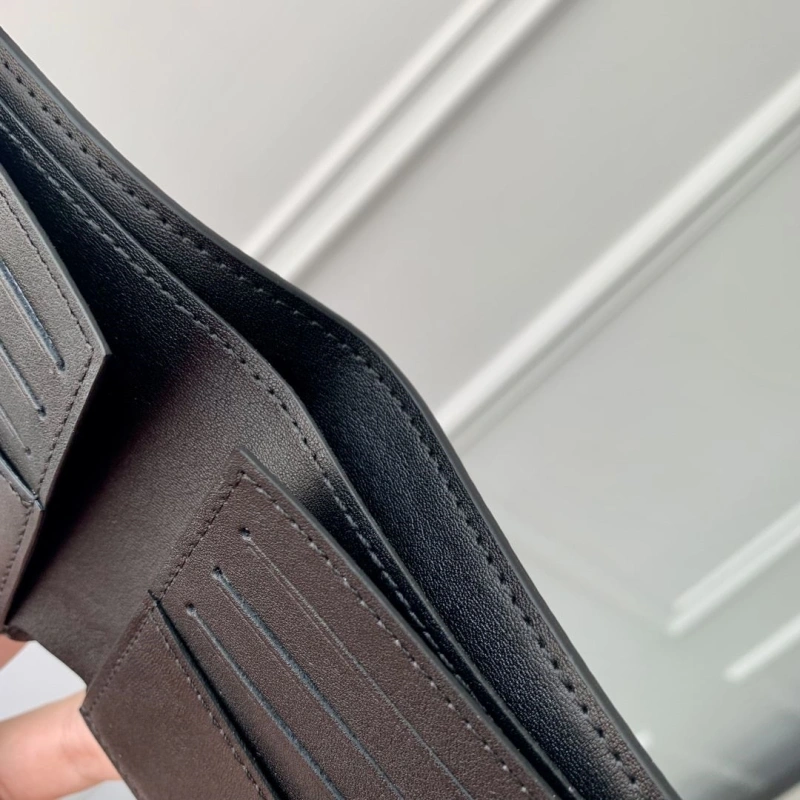 LV Wallets 4048I-0241