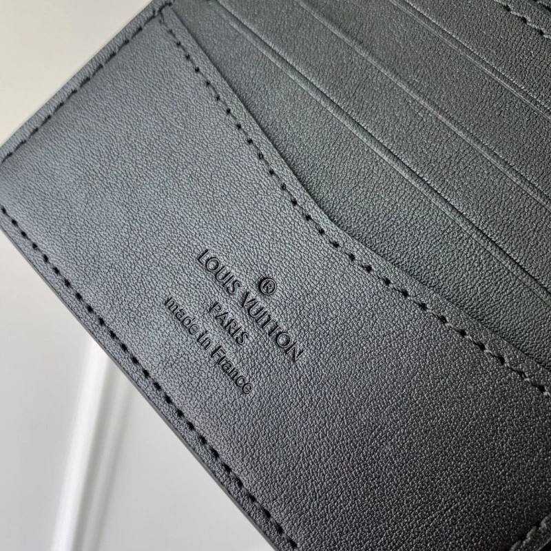LV Wallets 4048I-0241