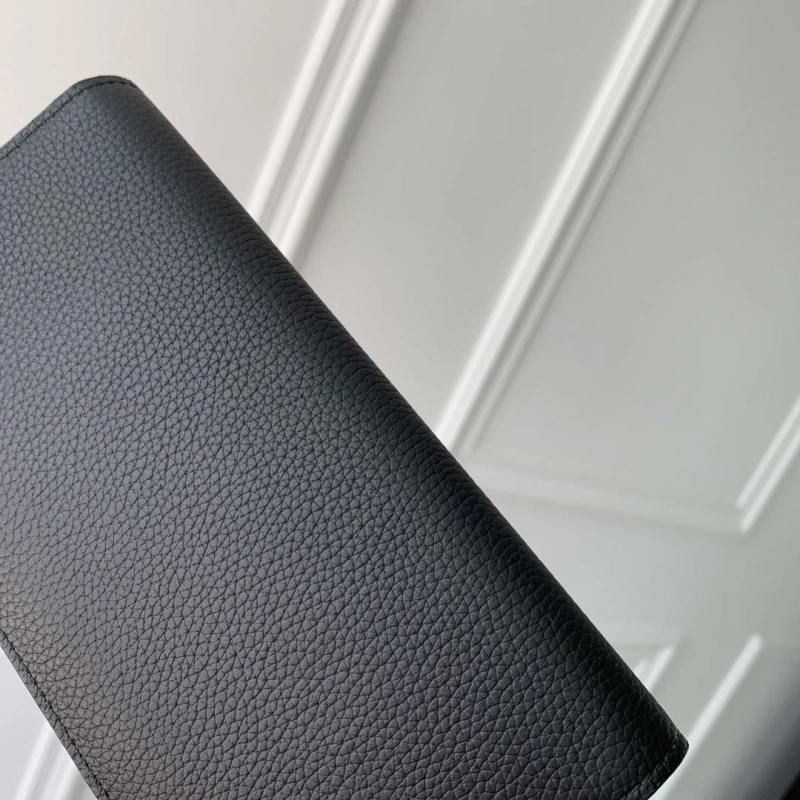 LV Wallets 4048I-0242