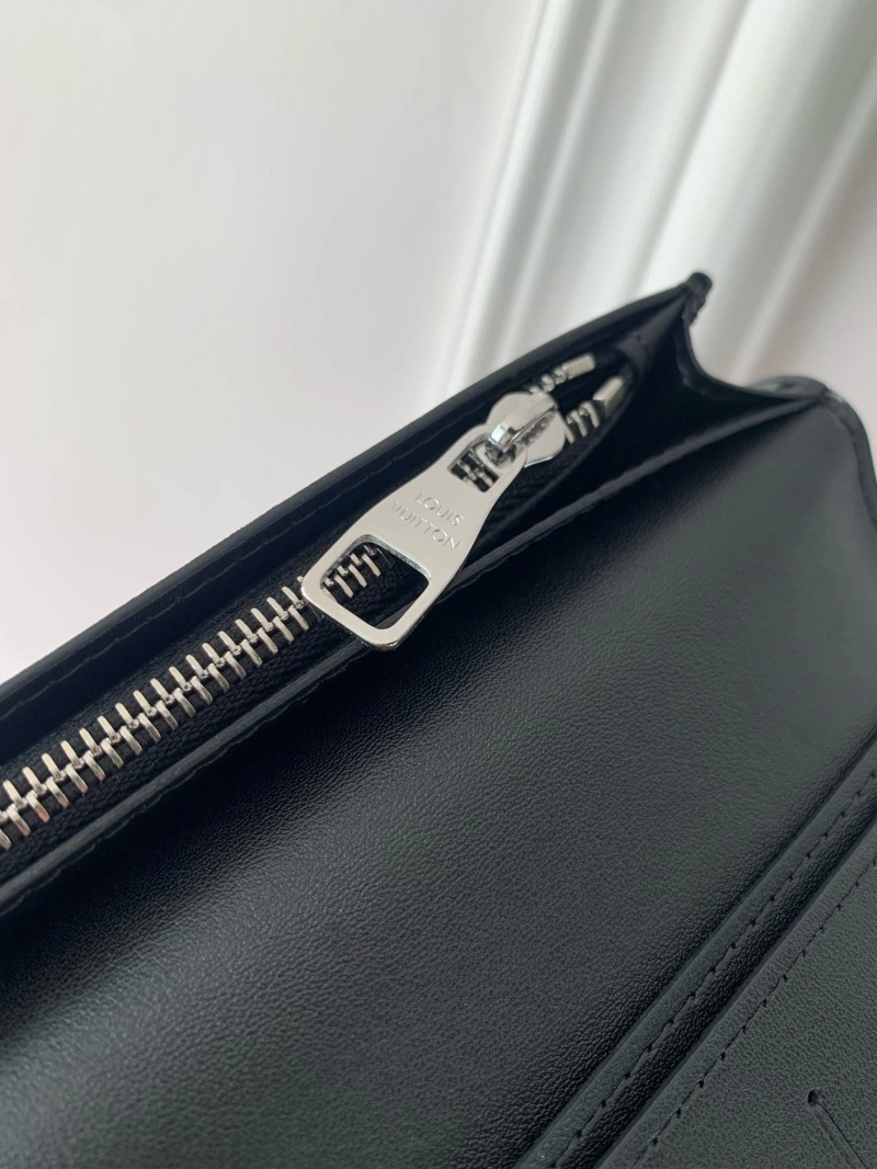 LV Wallets 4048I-0242