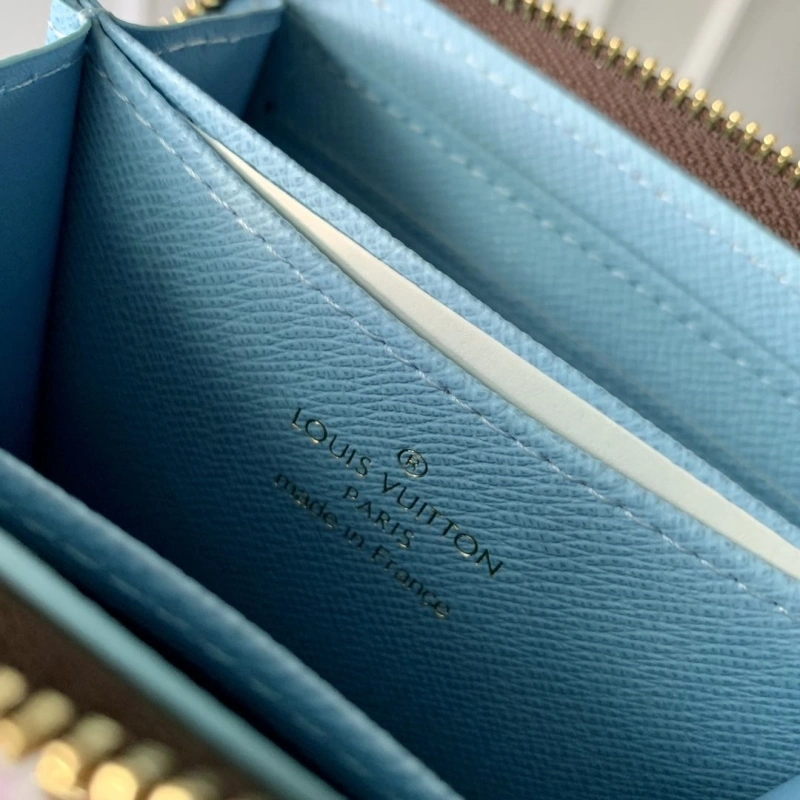 LV Wallets 4048I-0277