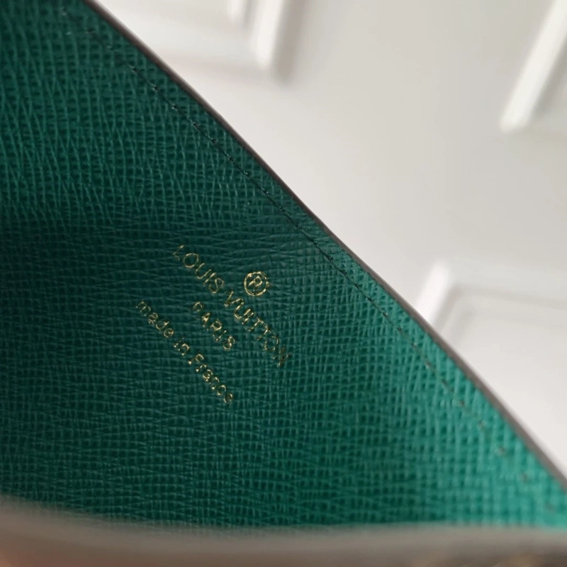 LV Wallets 4048I-0278