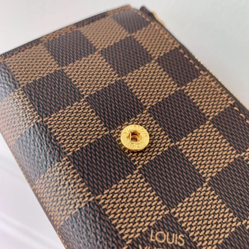 LV Wallets 4048I-0295