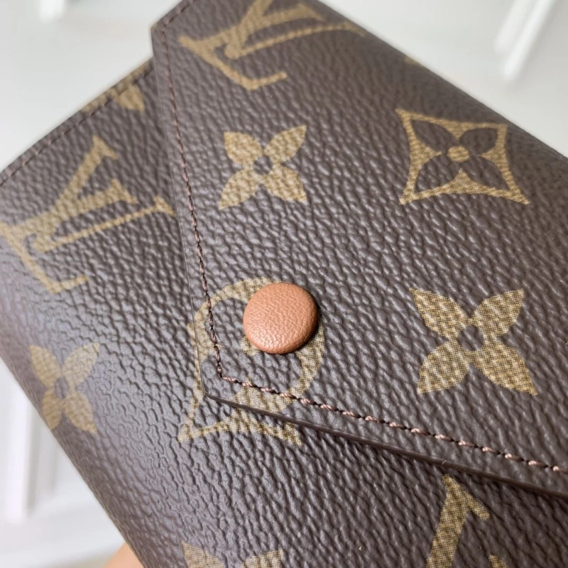 LV Wallets 4048I-0325