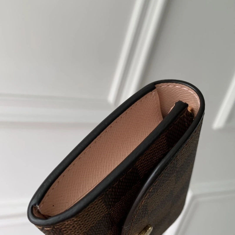 LV Wallets 4048I-0326