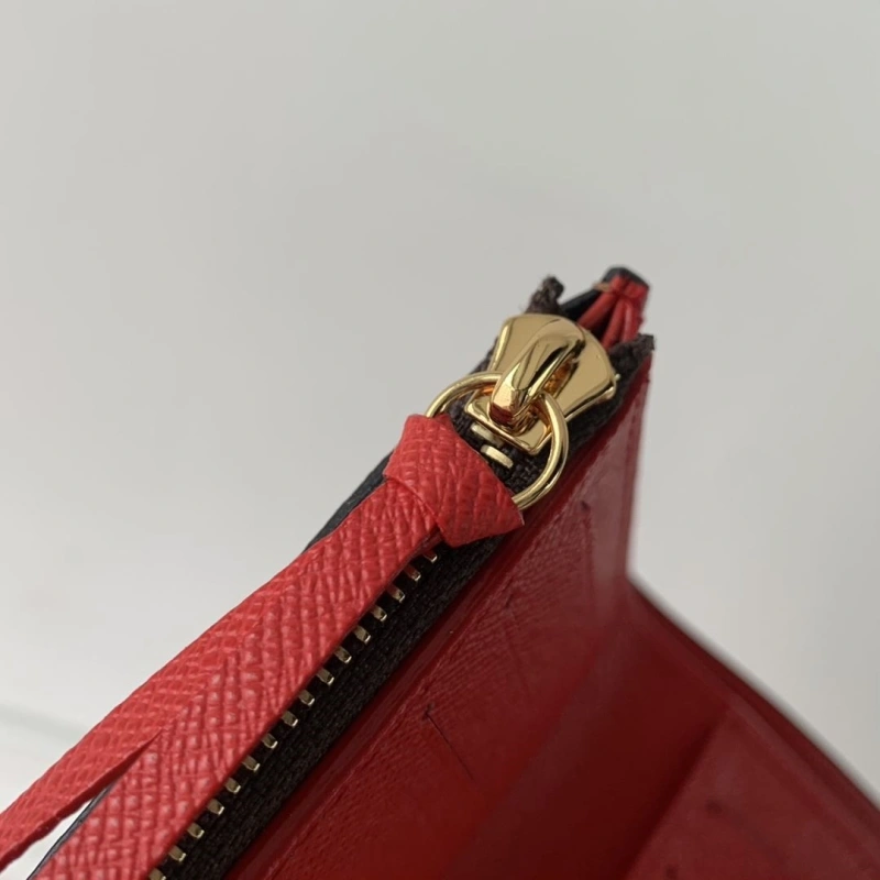 LV Wallets 4048I-0327