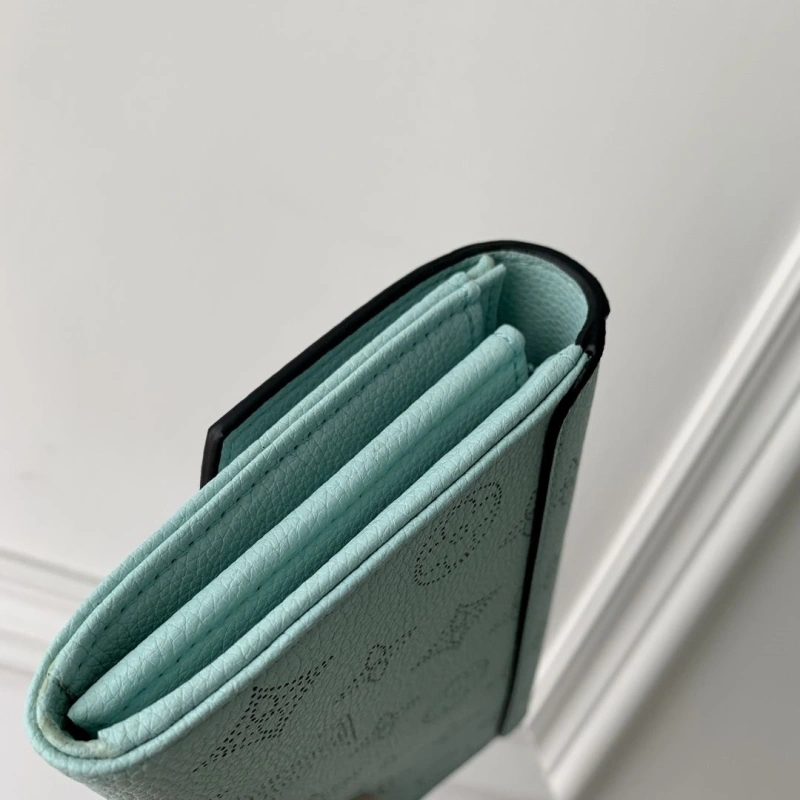 LV Wallets 4048I-0336