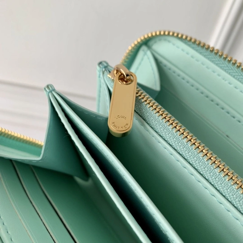 LV Wallets 4048I-0337