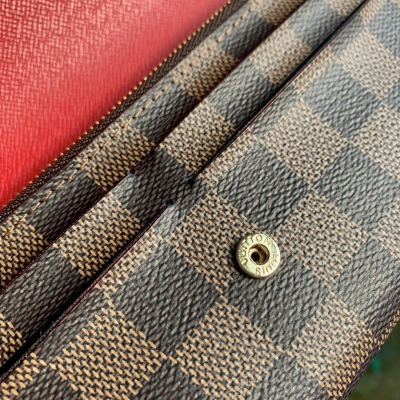 LV Wallets 4048I-0339