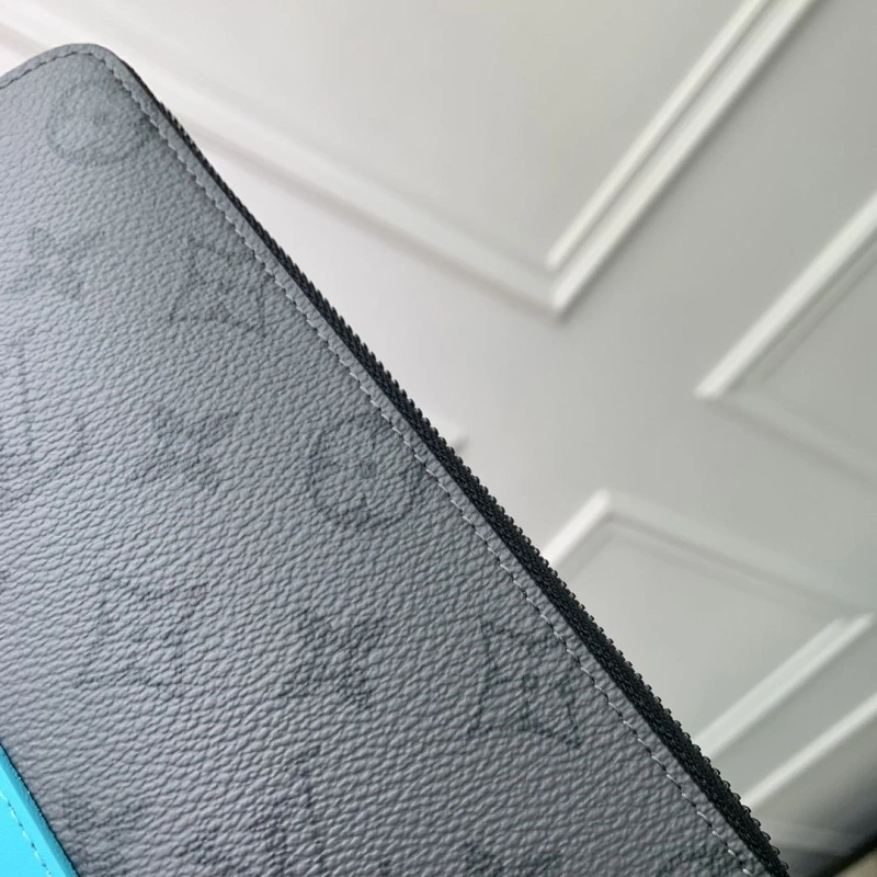LV Wallets 4048I-0397