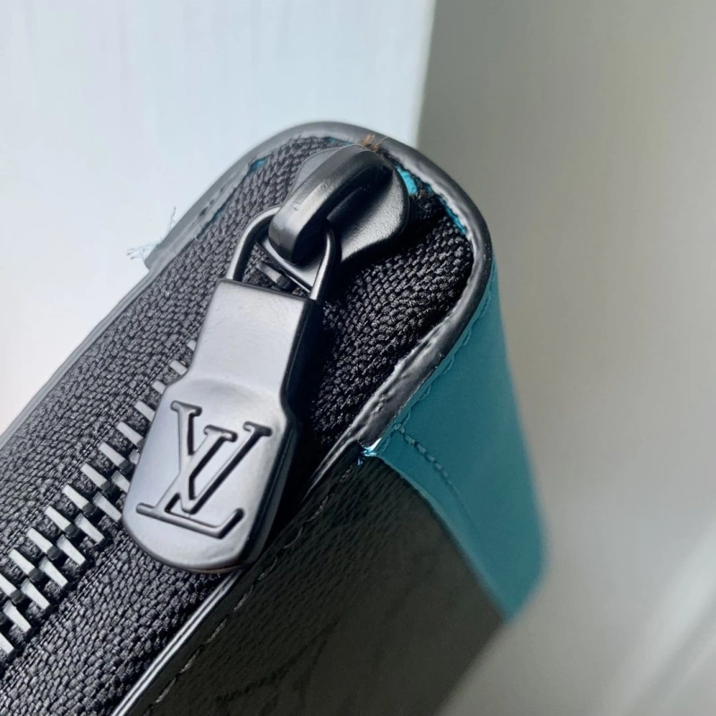 LV Wallets 4048I-0397