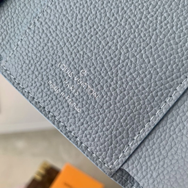 LV Wallets 4048I-0436