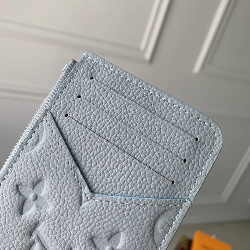 LV Wallets 4048I-0439
