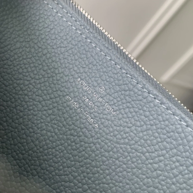 LV Wallets 4048I-0442