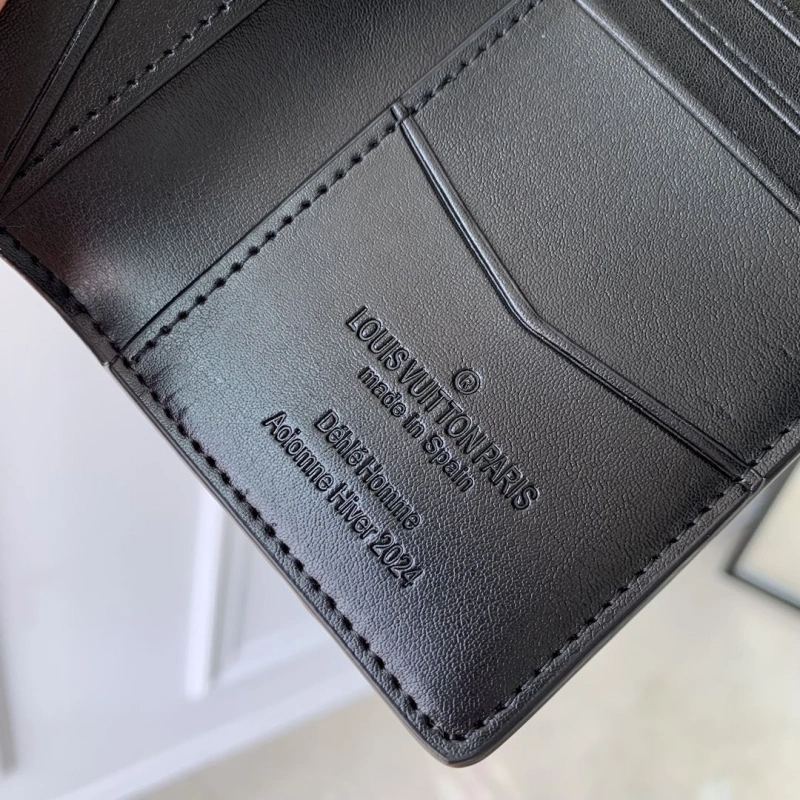 LV Wallets 4048I-0483