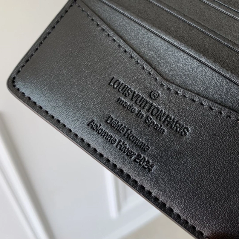 LV Wallets 4048I-0485