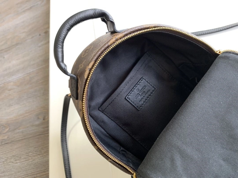 LV Backpacks 4056A-0067