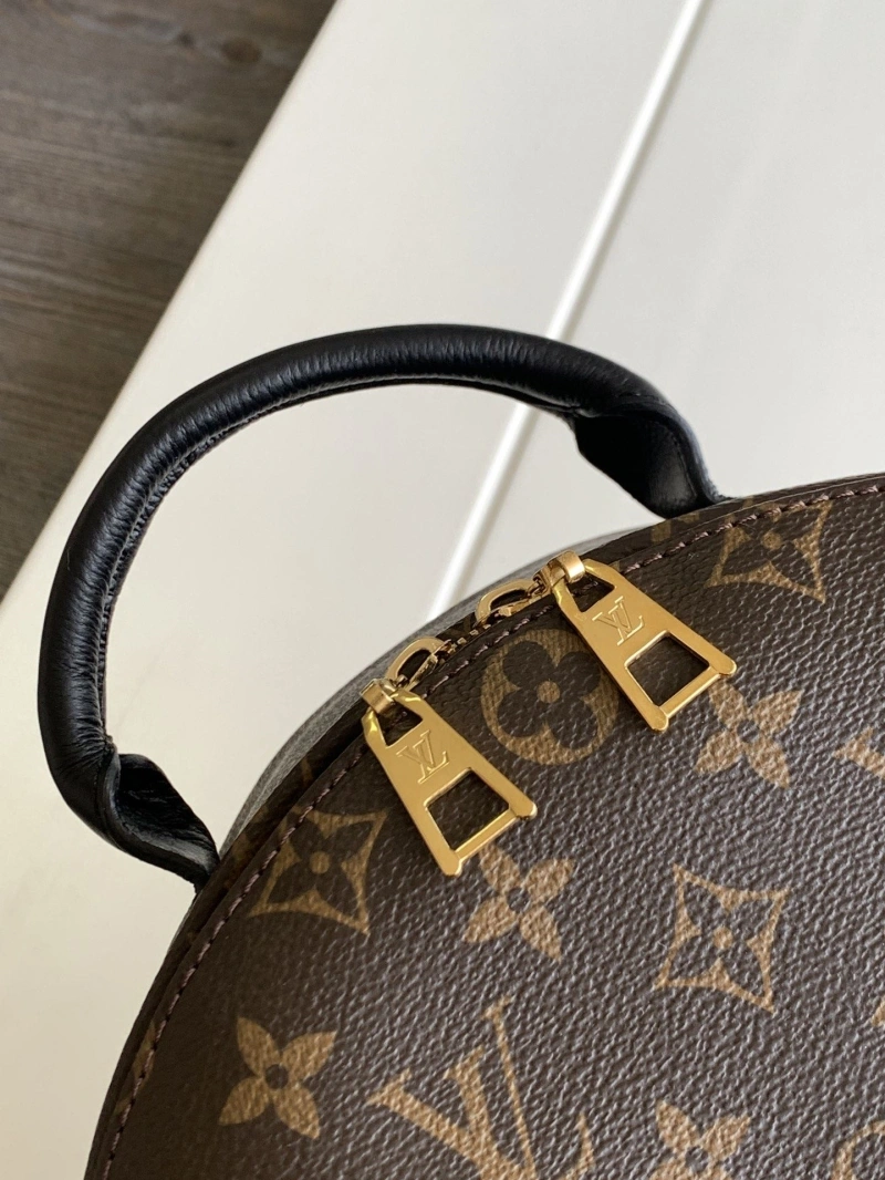 LV Backpacks 4056A-0069