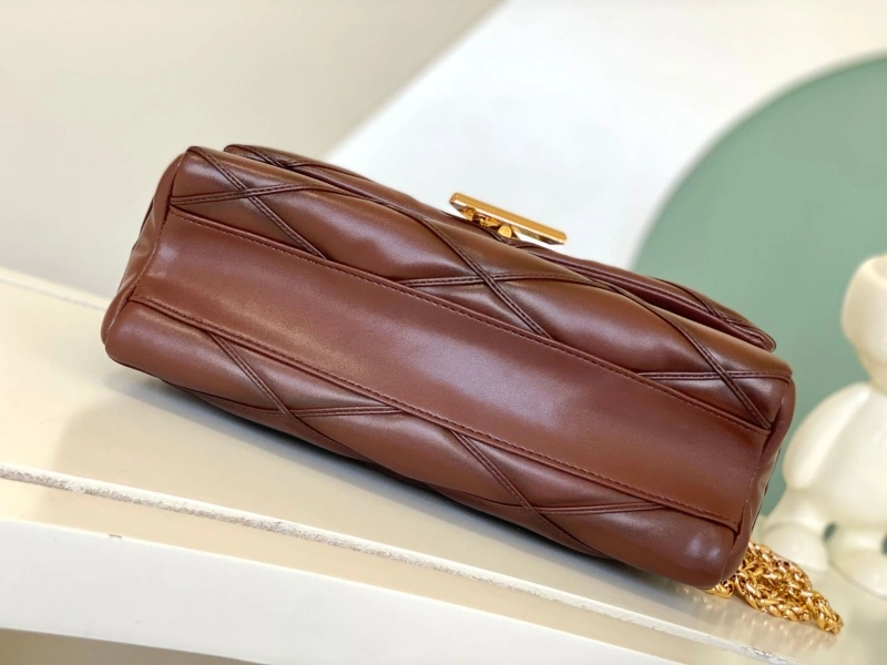 lv twist De*1m bags 4056d-0042