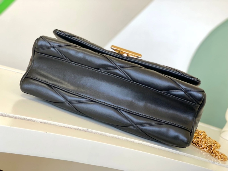 lv twist De*1m bags 4056d-0045