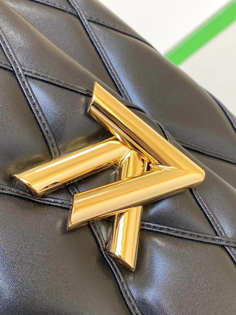 lv twist De*1m bags 4056d-0045