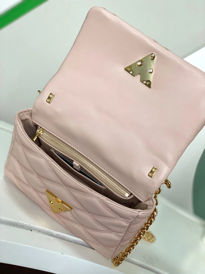 lv twist De*1m bags 4056d-0052