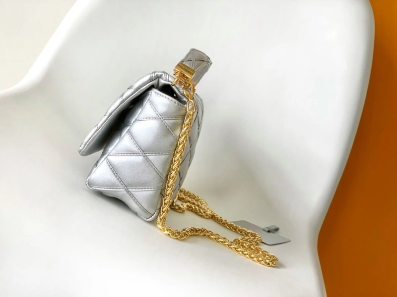 lv twist De*1m bags 4056d-0493