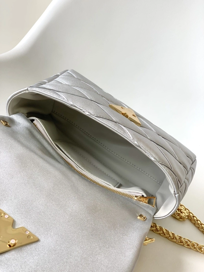 lv twist De*1m bags 4056d-0493