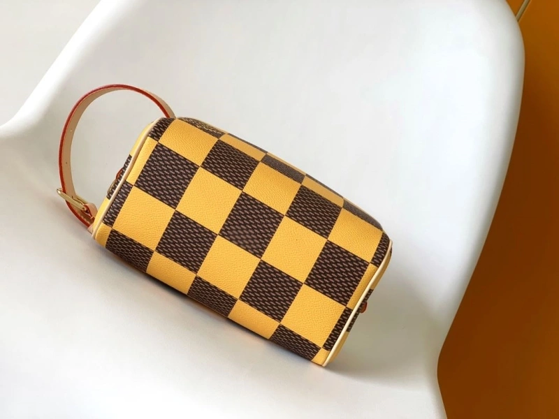 LV Cosmetic Bags 4056D-0523